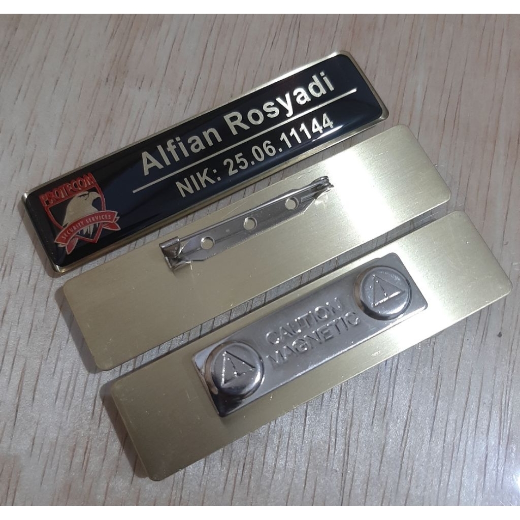 

Namtag Kuningan Peniti Magnet