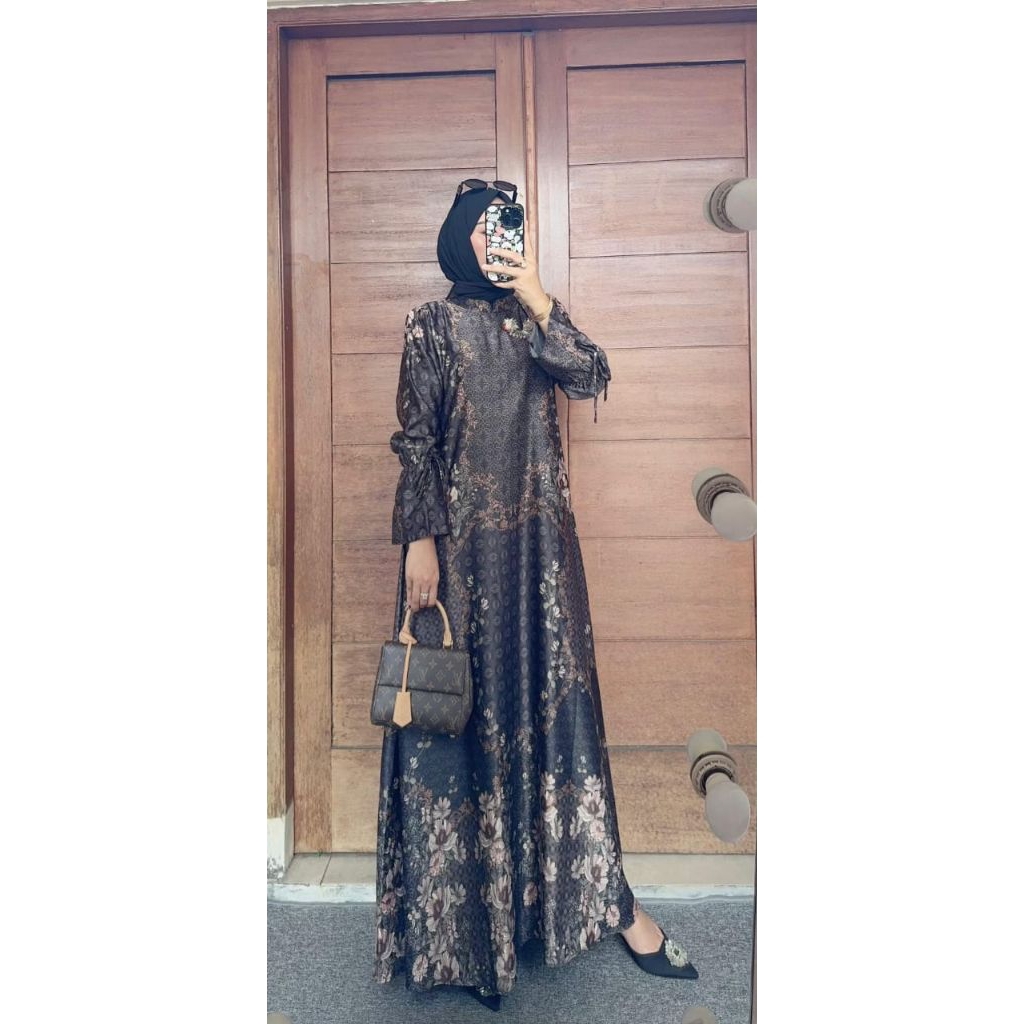 Almera DRESS PREMIUM