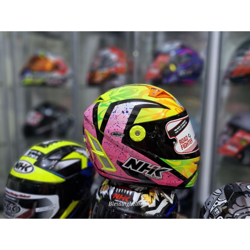 NHK GP PRO MOTIF KAREL ABRAHAM WINTER  VARIASI WARNA HELM FULL FACE RACE