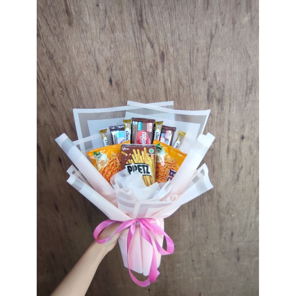 

BUKET SNACK ISI RANDOM (kuranglebih seperti gambar)