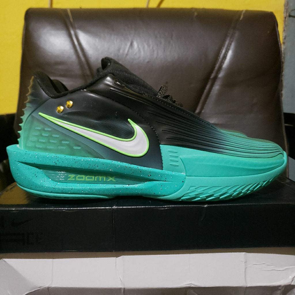 Sepatu Basket Nike GT Cut 3 Turbo