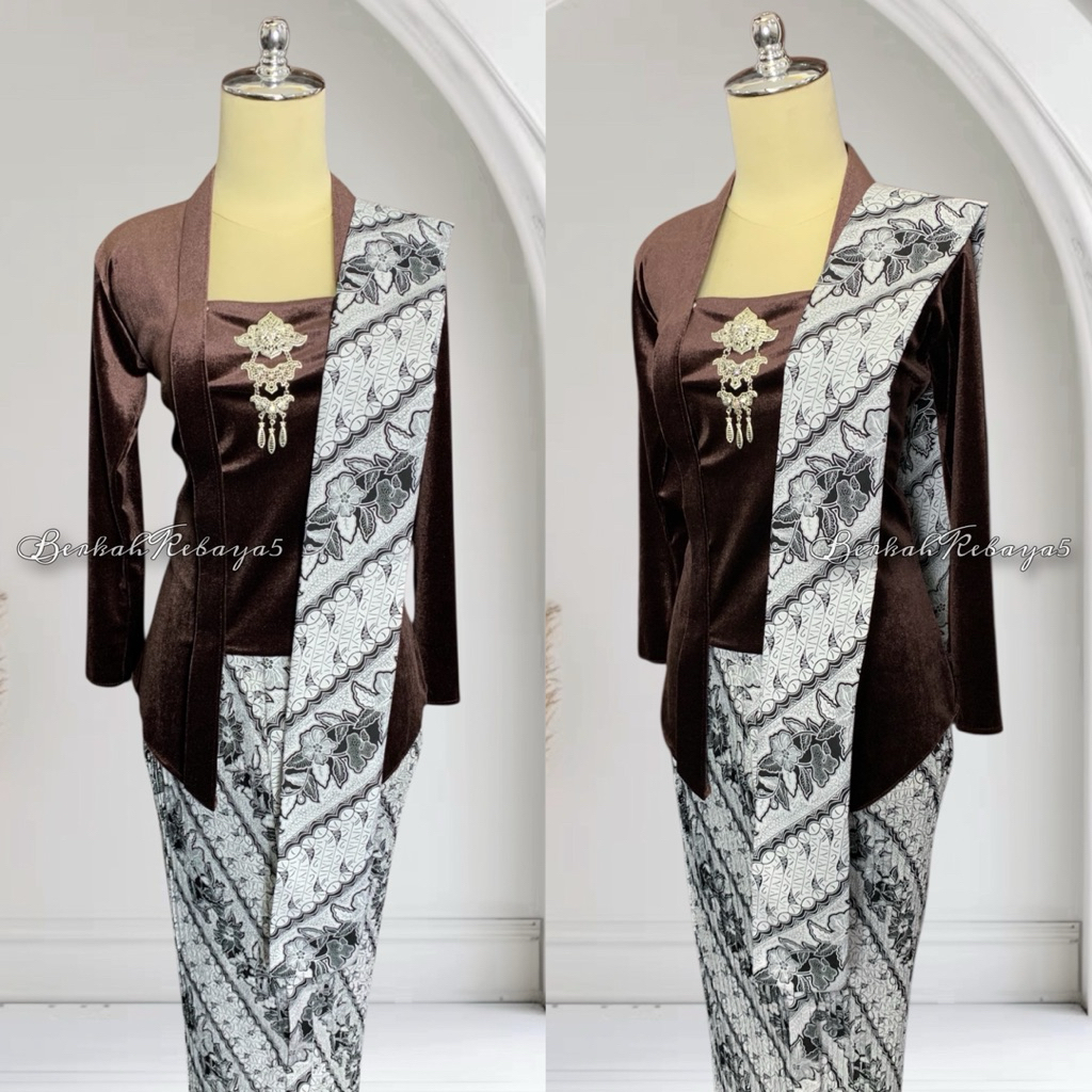 Setelan Kebaya Kutu Baru Bludru Warna Mahogany / Kebaya + Selendang + Jarik Wiru Plisket Motif Paran
