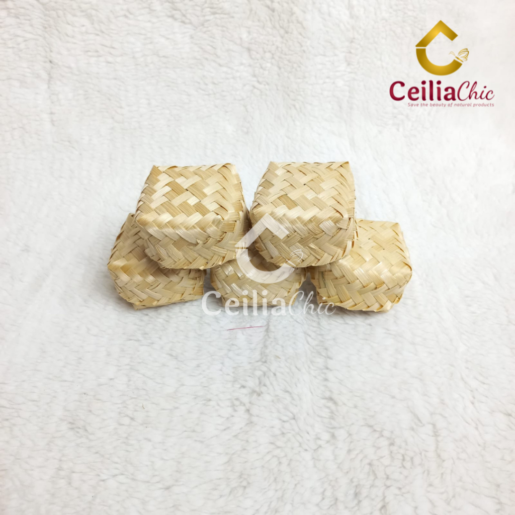 

Grosir Besek Mini 5x5Cm Natural Packaging Souvenir Kotak Mini Anyaman Bambu Tempat Souvenir Cantik