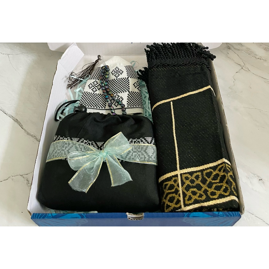 

Hampers Ulang Tahun Cowok | Hampers Cowok| Rayyan Package | Hampers Sarung | Birthday Gift | Hampers Cowok | Hampers Pria | Bingkisan Ulang Tahun Untuk Laki-Laki | Kado Cowok