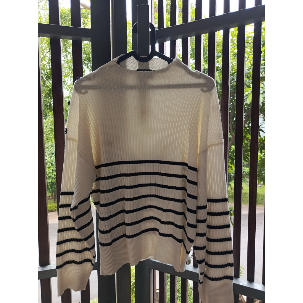 Sweater This Is April x Jessica Mila