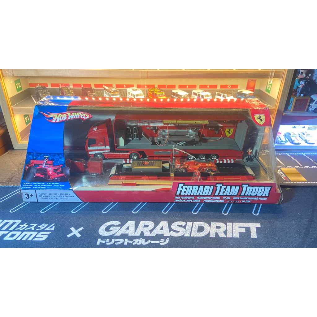 Hot Wheels Ferrari Team Truck F1 Michael Schumacer