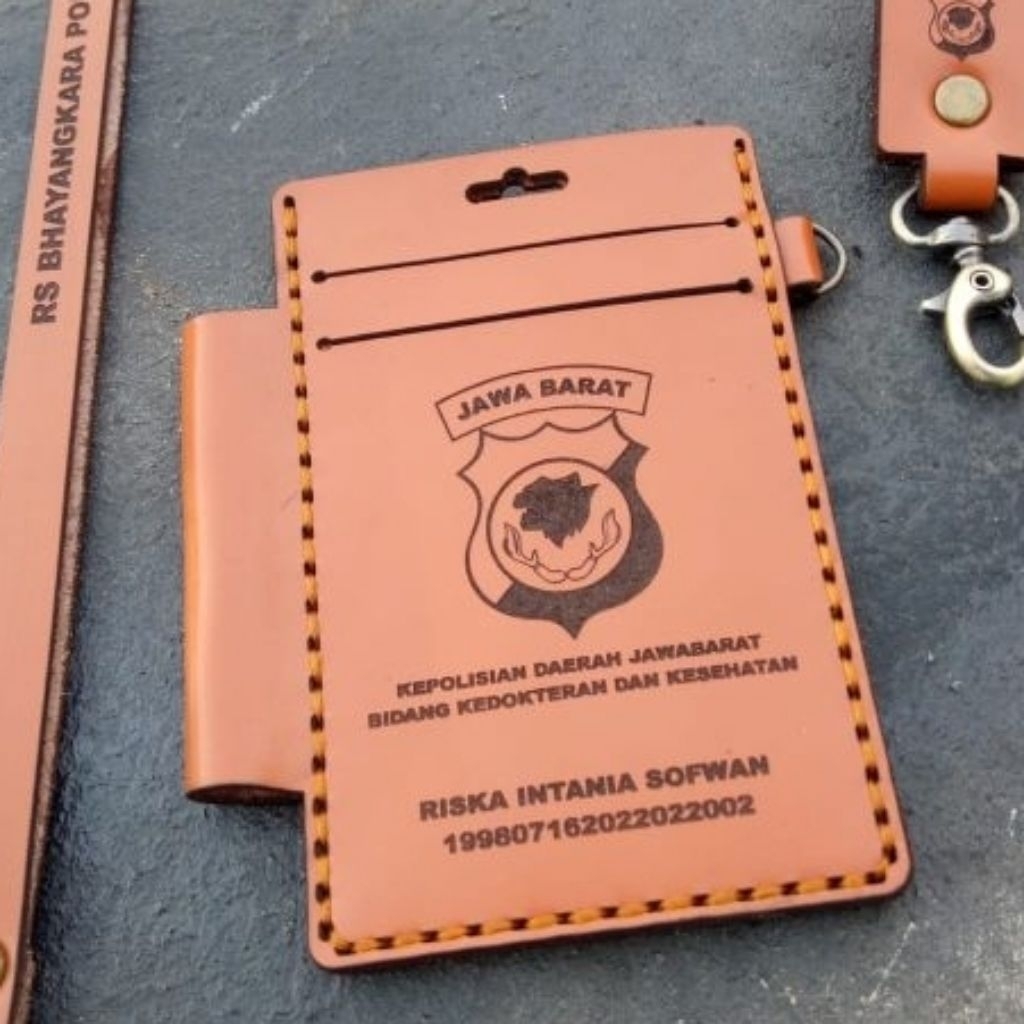 

Id Card Lanyard Bahan Kulit Sapi Asli custom logo sesuai keinginan