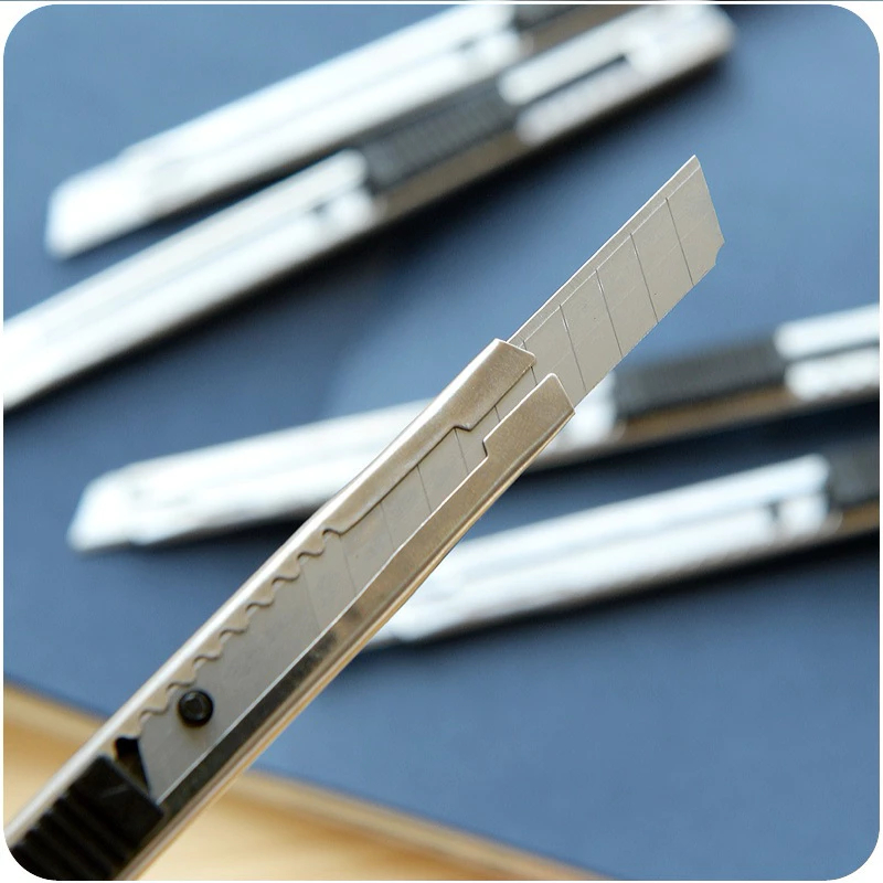 

CUTTER KATER SMALL KECIL STAINLESS STEEL EKONOMIS PEMOTONG KERTAS Cutter Stainless - Cutter Kertas - Cutter Premium - Cutter Serbaguna