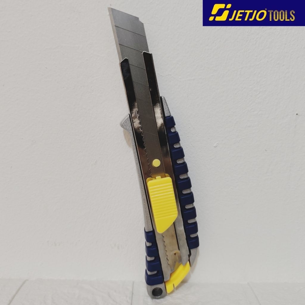 

JETJO ALUMUNIUM CASE CUTTER UTILITY KNIFE 18MM