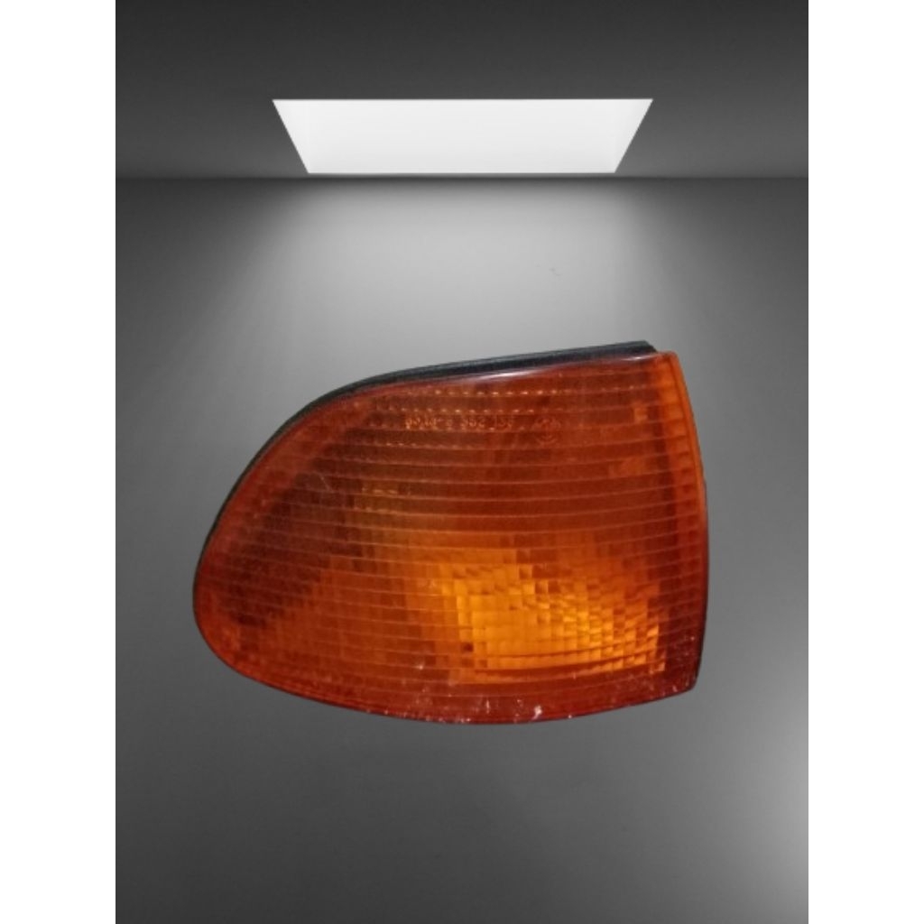 Lampu sein / lampu sen corner mobil BMW E38 Seri 7 kanan