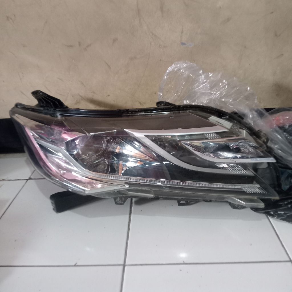 Headlamp Lampu Depan Pajero Sport Original