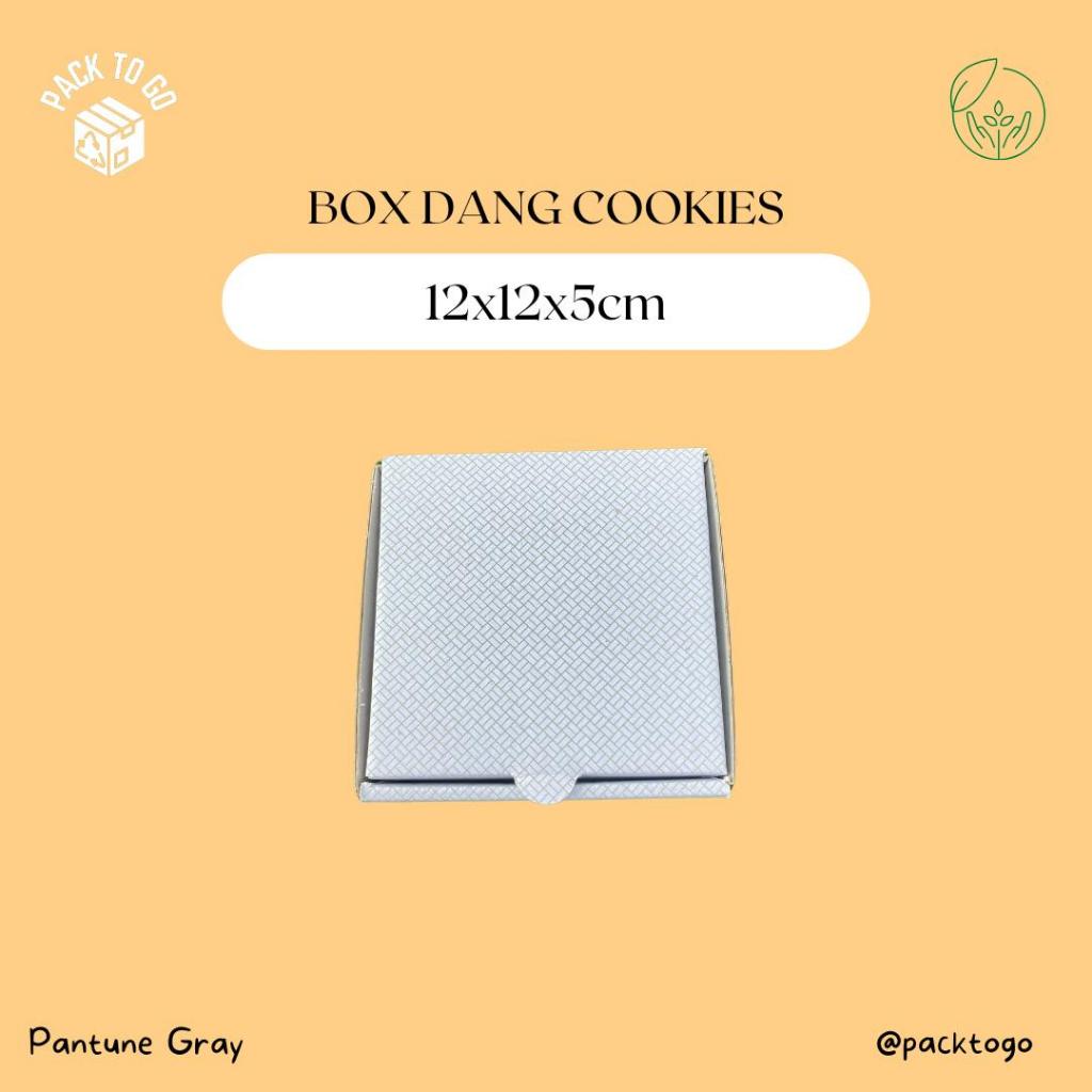 

Box Diecut Pantune Gray (uk 12x12x5cm)