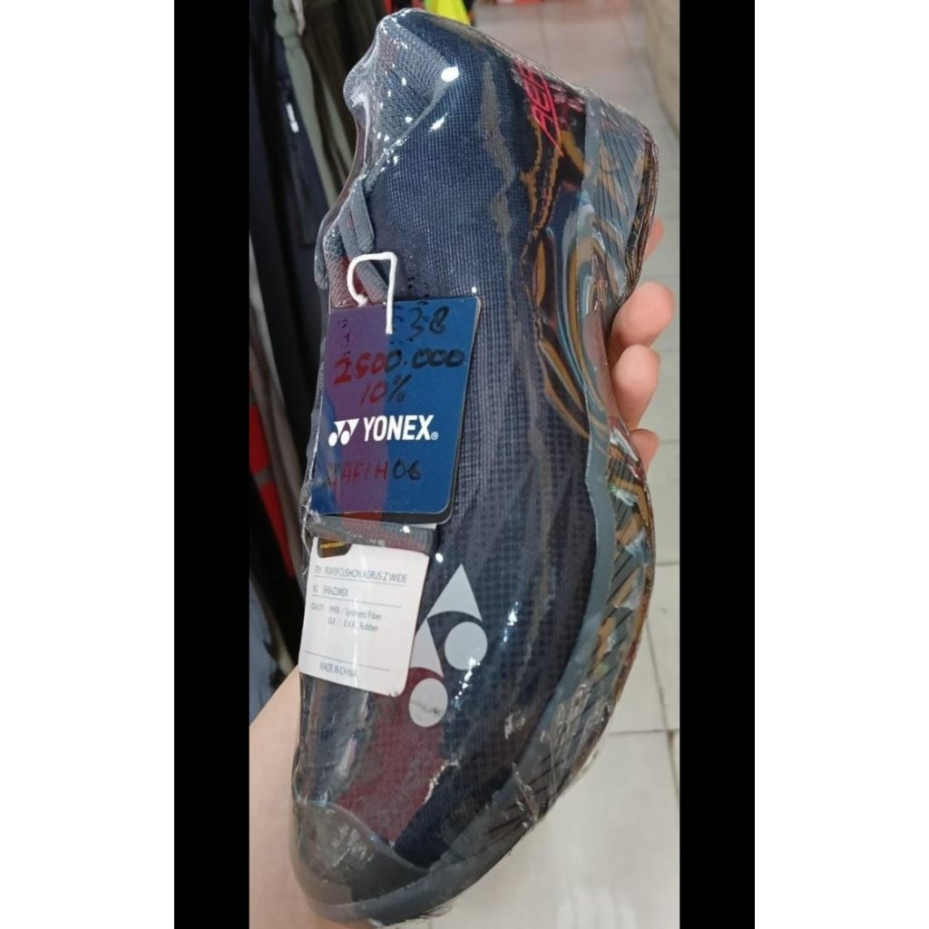 Sepatu Badminton Yonex Power Cushion Aerus Z2 Wide