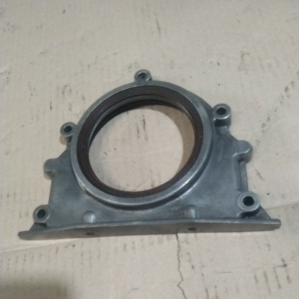 RUMAH SEAL KRUK AS CRANKSHAFT MITSUBISHI L300 SOLAR KUDA SOLAR