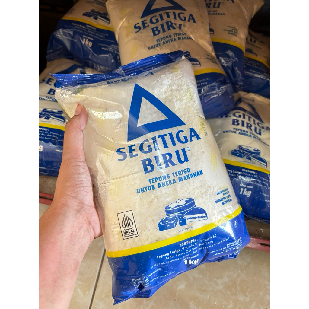 

ecer tepung segitiga biru 1kg