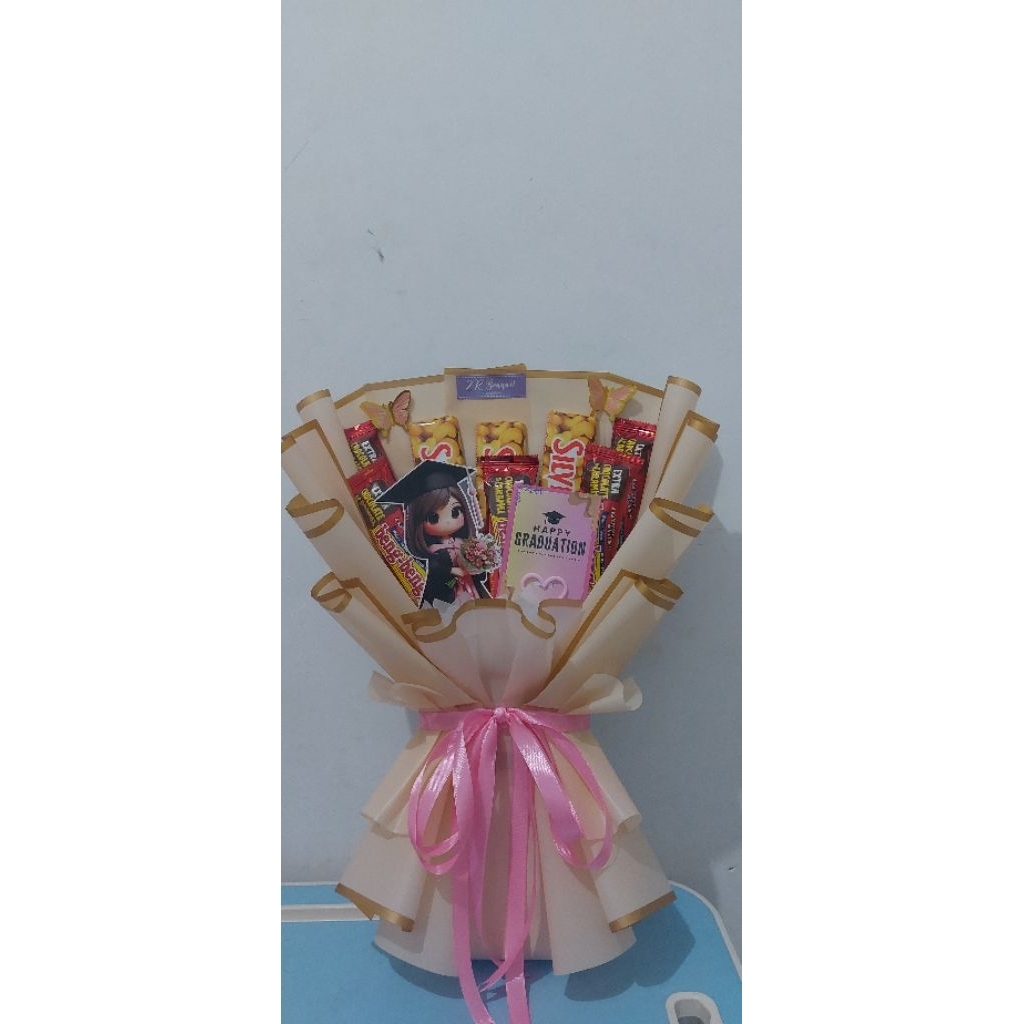 

Bucket Wisuda / Bucket Cokelat