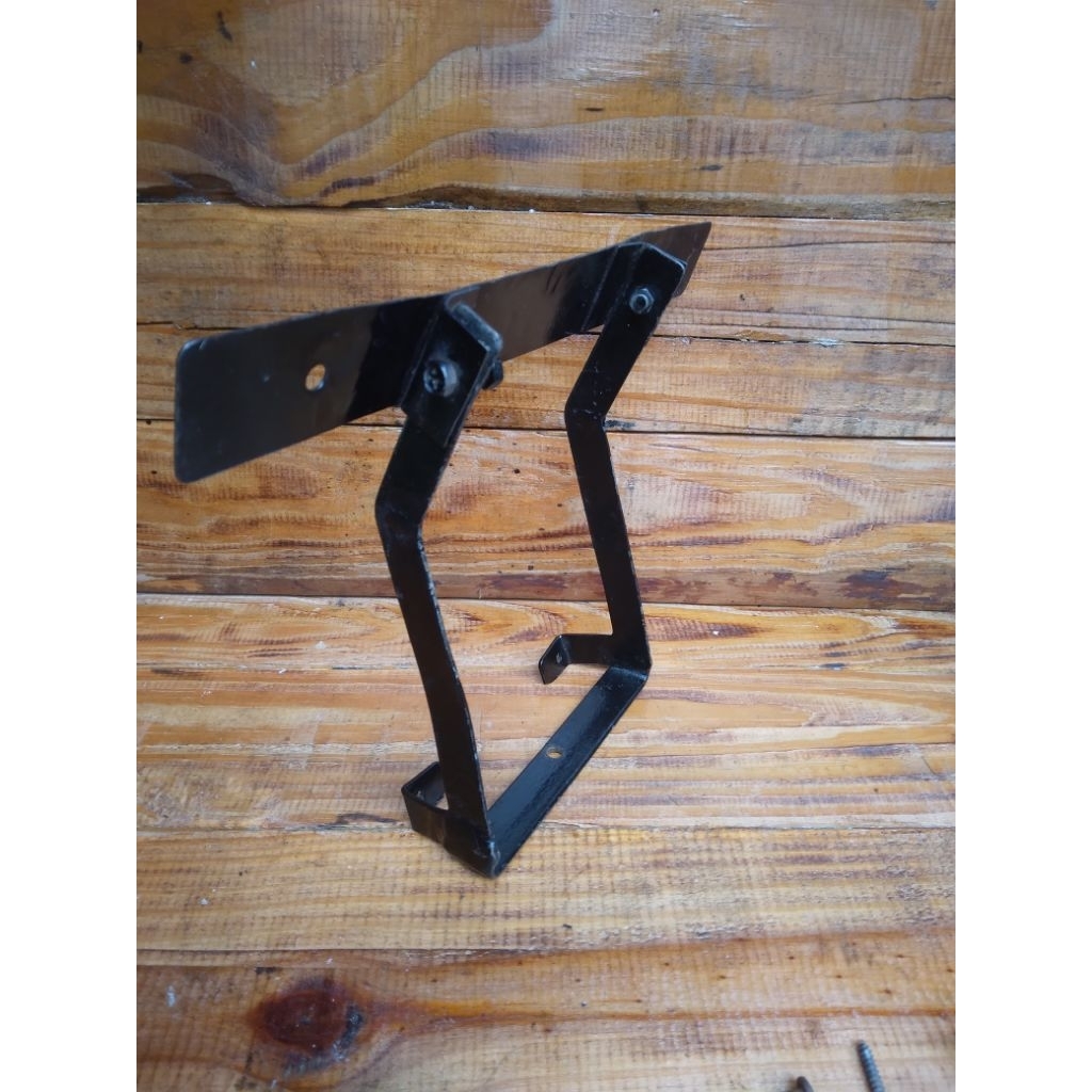 briket / dudukan plat nomer depan vespa exel second