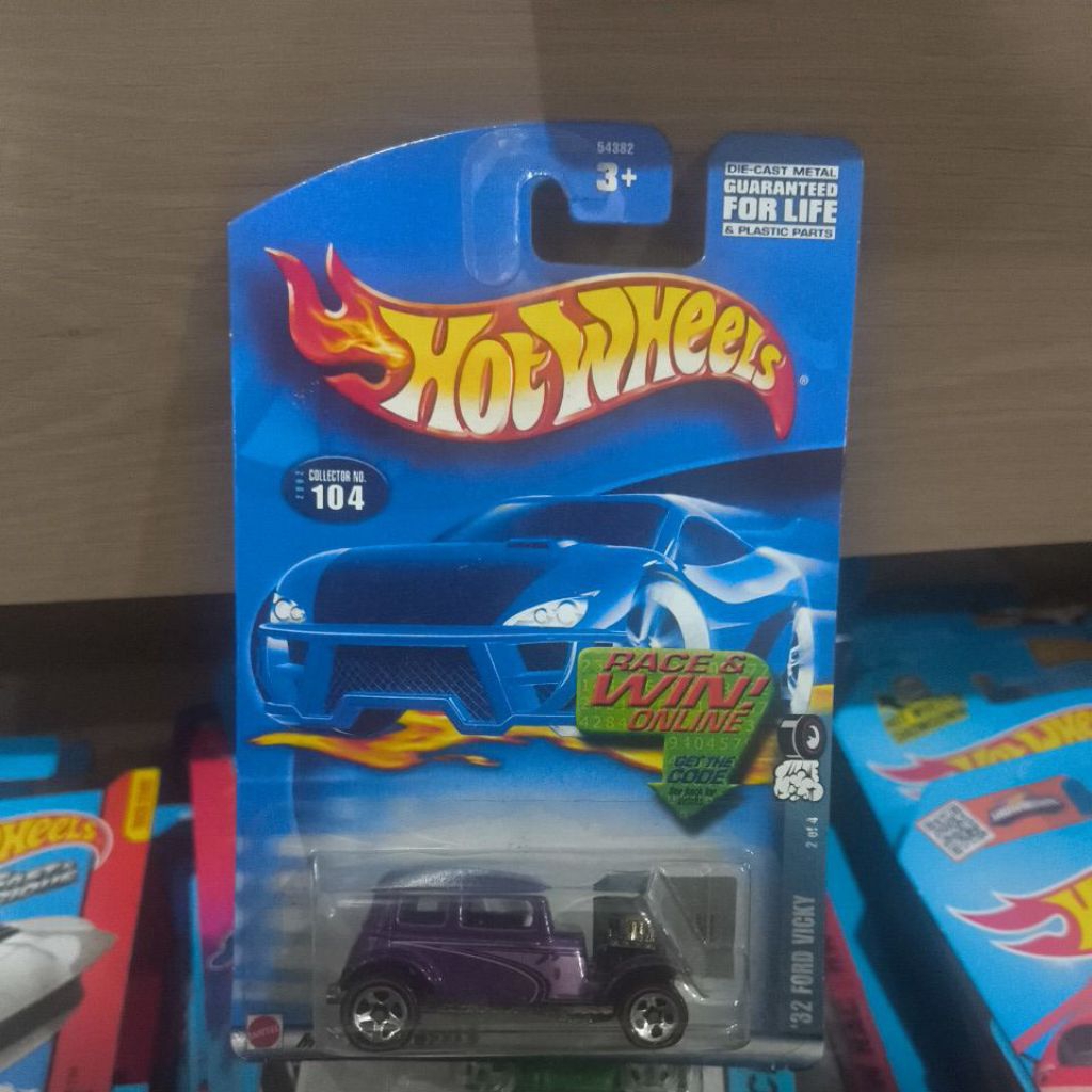 Hot Wheels Ford Vicky 32 Ungu redline blue card
