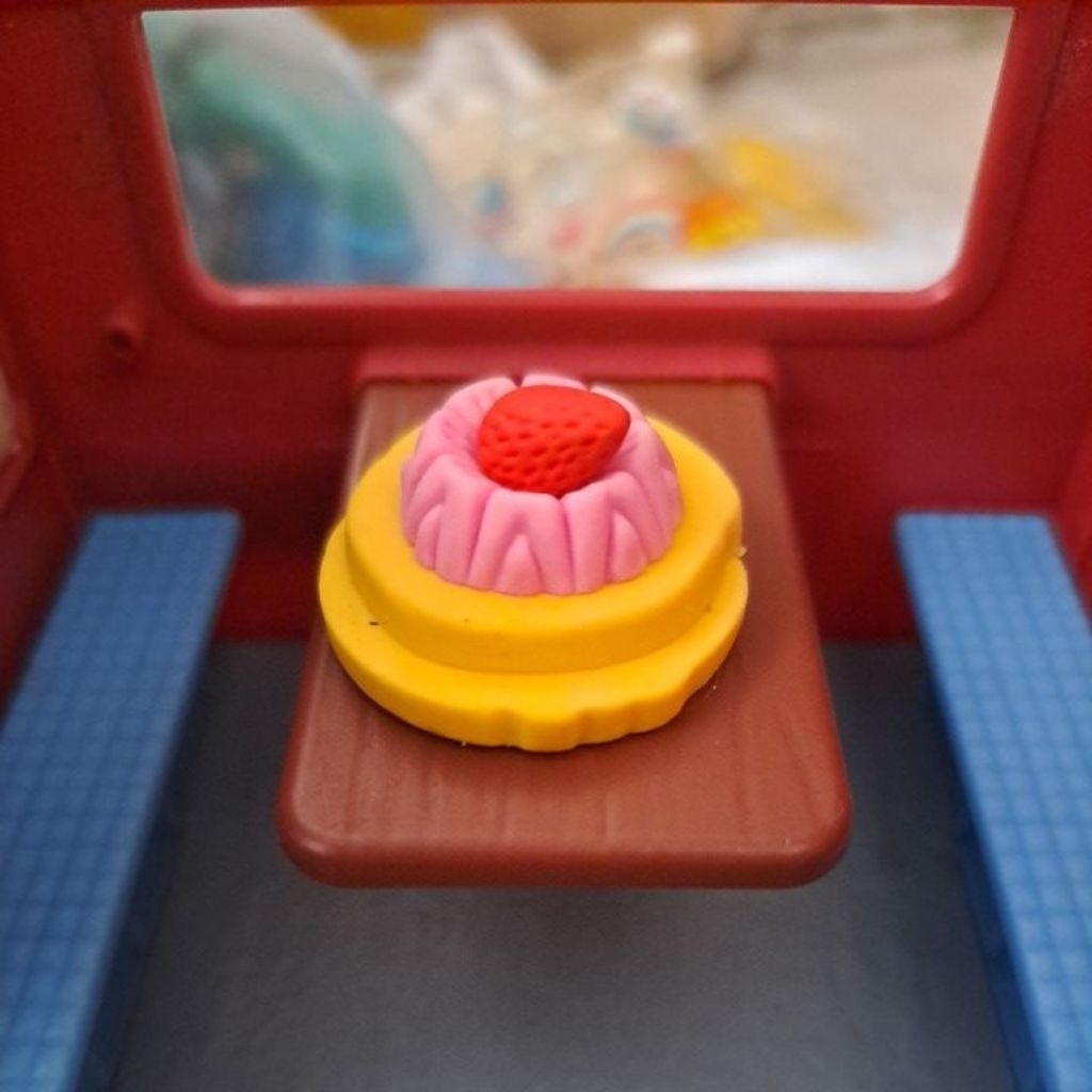 

Penghapus Karakter Mini Cake