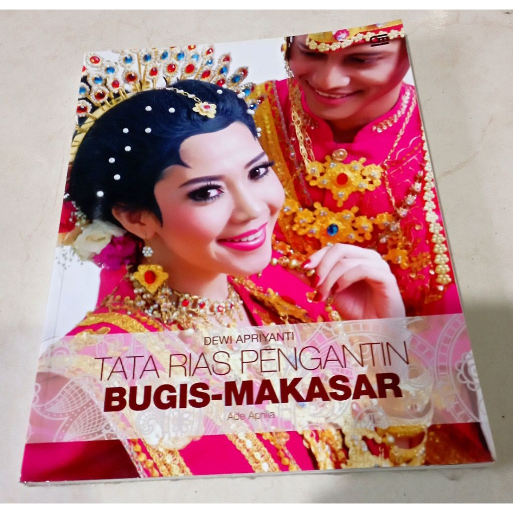 ( OBRAL ) BUKU KERAJINAN TATA RIAS // TATA RIAS PENGANTIN BUGIS - MAKASAR // ORIGINAL