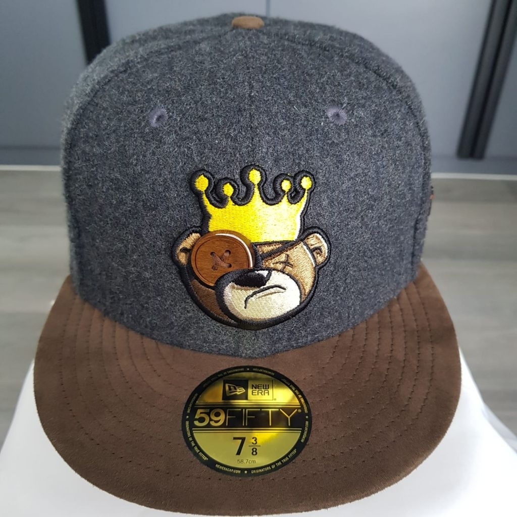 Justfitteds Exclusive Berlin "Button Bear" Logo x New Era 59FIFTY 7 3/8 down 7 1/4