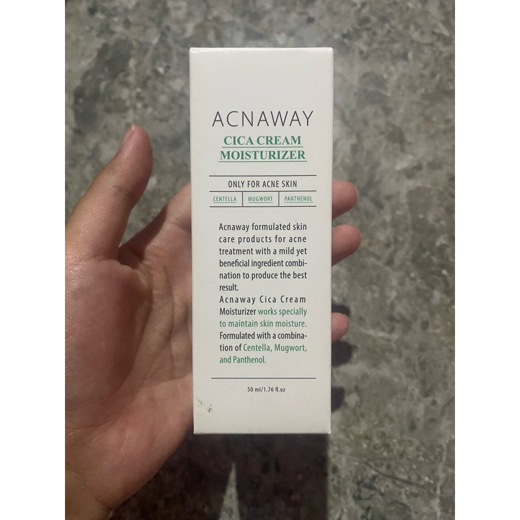 preloved skincare moisturizer emina moisturizer acnaway cica setting spray dazzle me bedak tabur azz