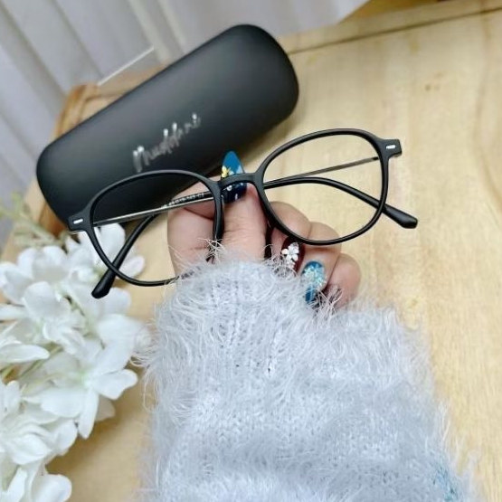 Dari makassar, kacamata muddani wanita