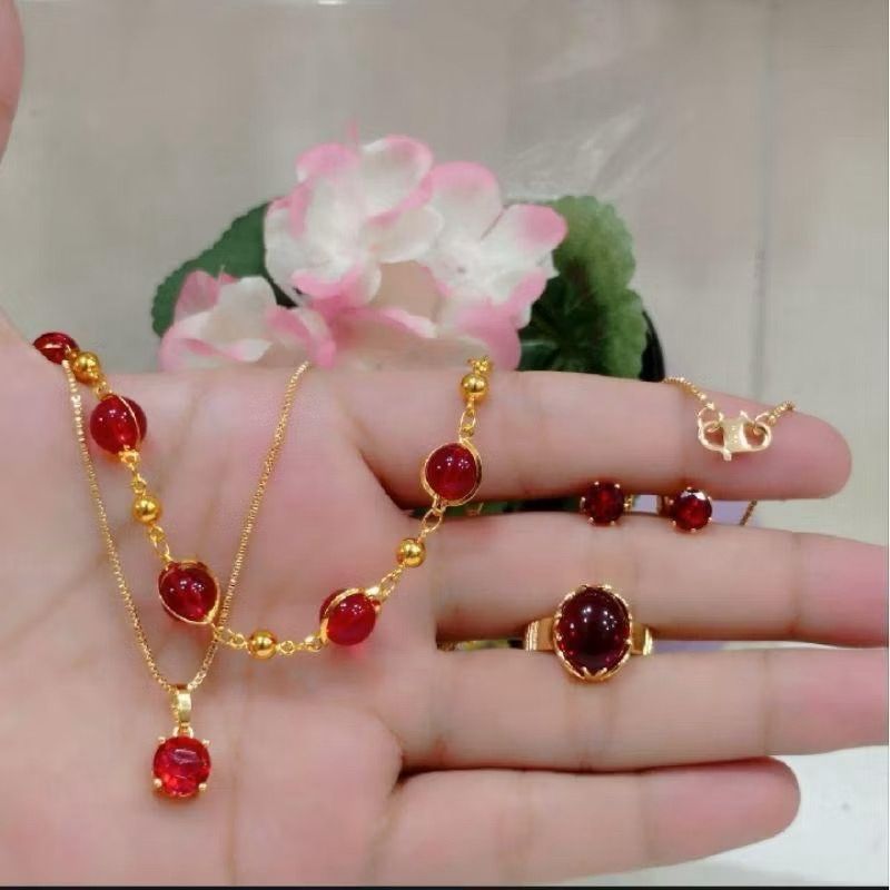 SATU SET PERHIASAN TITANIUM MATA MERAH ANTI KARAT / SATU SET PERHIASAN TITANIUM ANTI KARAT