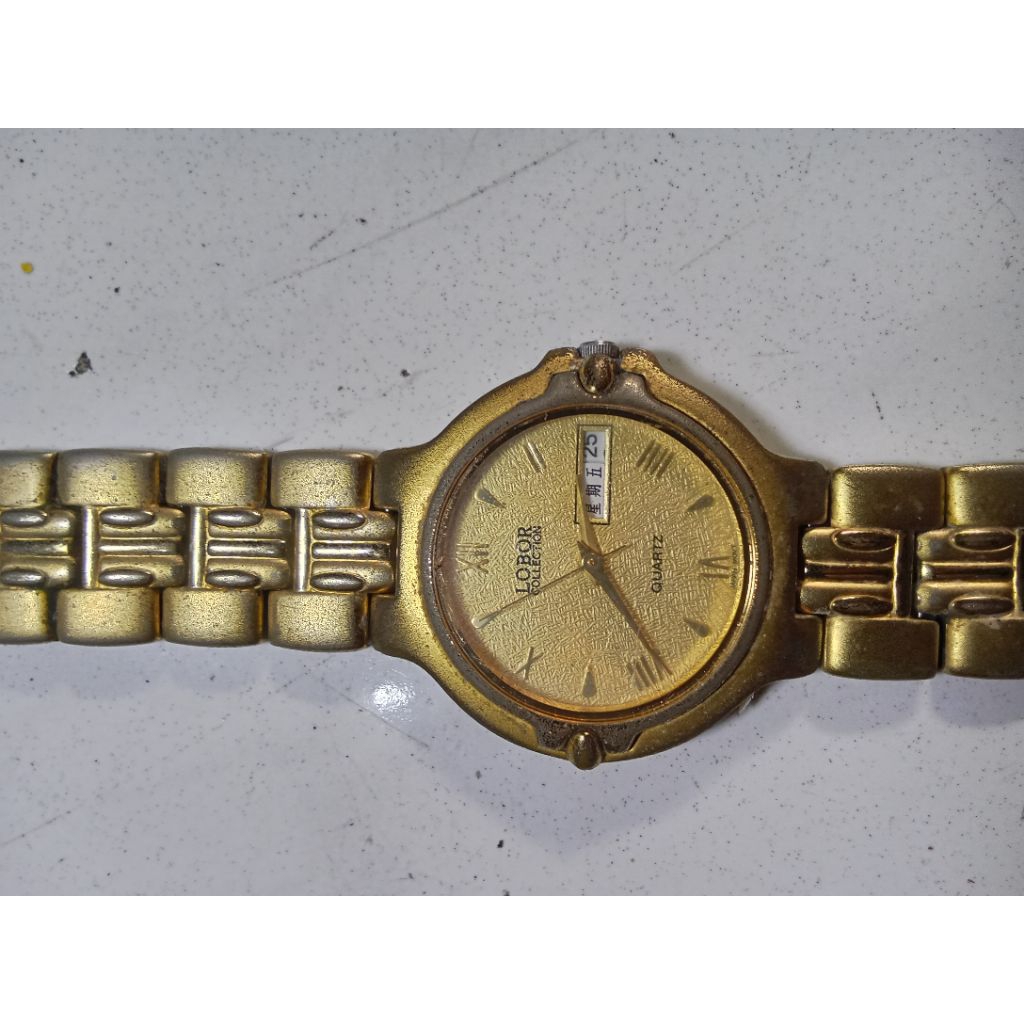 Jam Tangan Vintage Merk Quartz-Lobor
