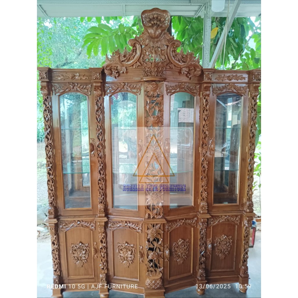 lemari pajangan shima 4pintu / lemari hias kaca / bufet pajangan shima 4pintu
