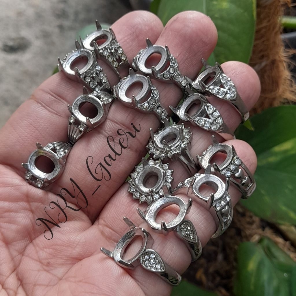 ring/emban/batang batu untuk cewek bahan titanium putih anti luntur tahan lama dim 10x8 mm