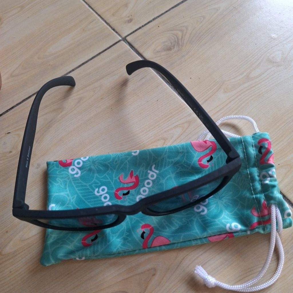 Kacamata goodr original second