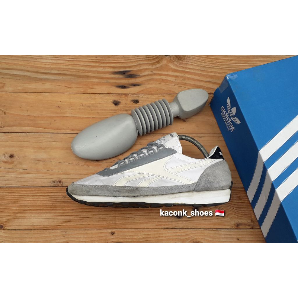 SEPATU SNEAKERS CASUAL REEBOK AZTEC ABU ABU GREY PUTIH ORIGINAL