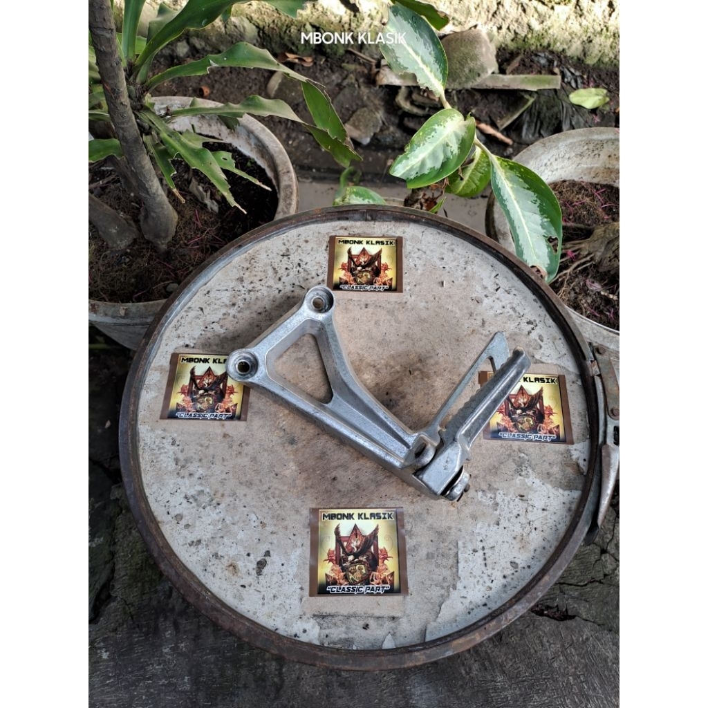 foot step belakang cbr 650 ORIGINAL footstep belakang cbr 650 footstep cbr650 postep honda cbr 650 s