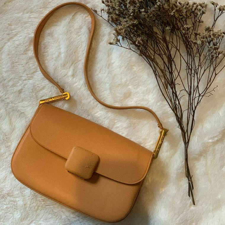 PRELOVED TAS CK ORIGINAL - Tas Charles & Keith - Tas Selempang Kulit Coklat