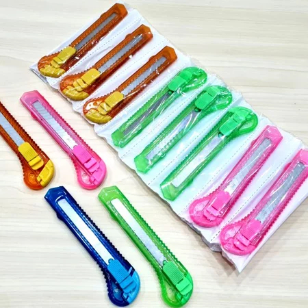 

OBRAL PISAU CUTTER - KATTER PLASTIK BESAR WARNA WARNI / TRANSPARANT YELLOW BLUE GREEN PINK