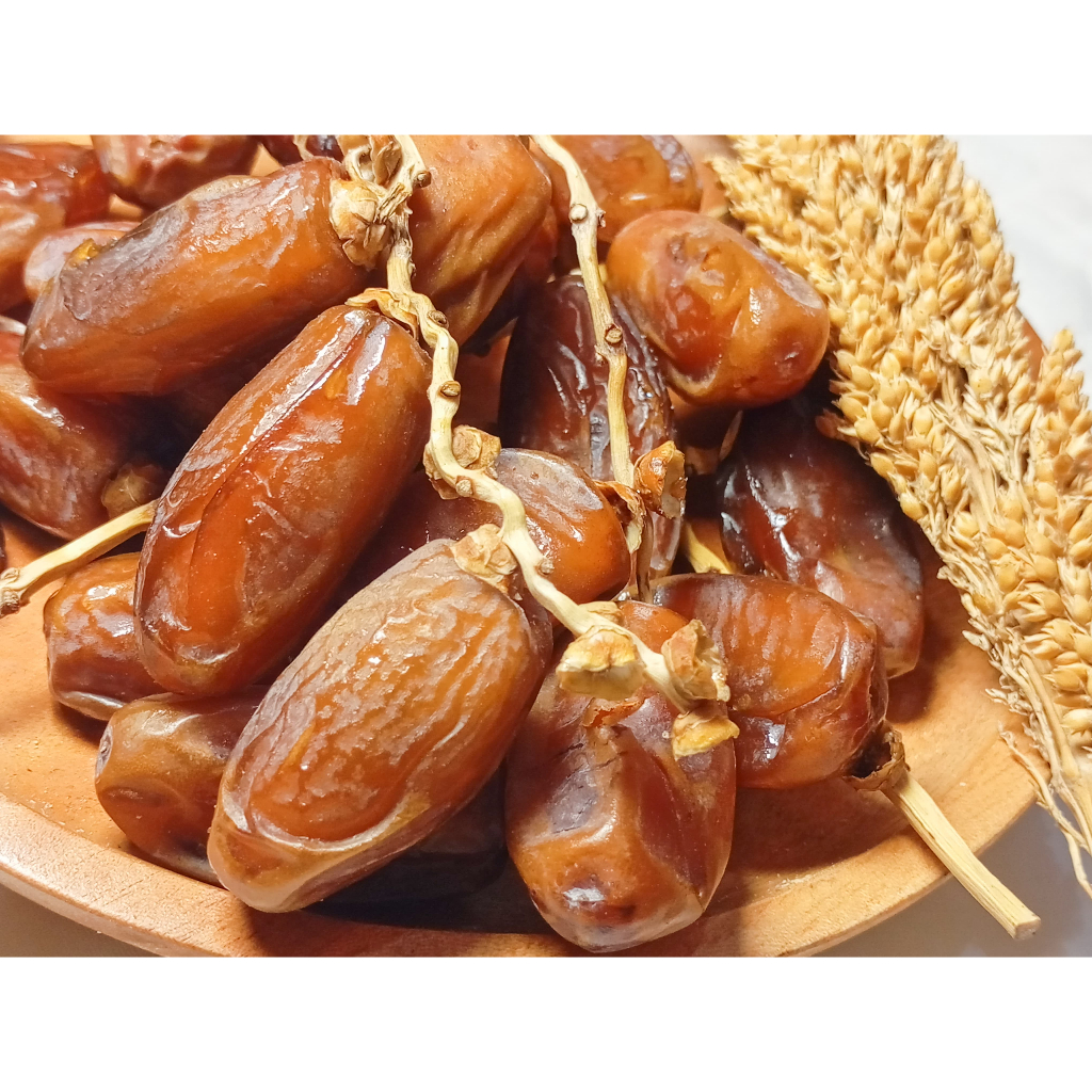 

KURMA TUNISIA TANGKAI 1 KG / KURMA KERING / PALM FRUTT / OLEH OLEH HAJI UMROH