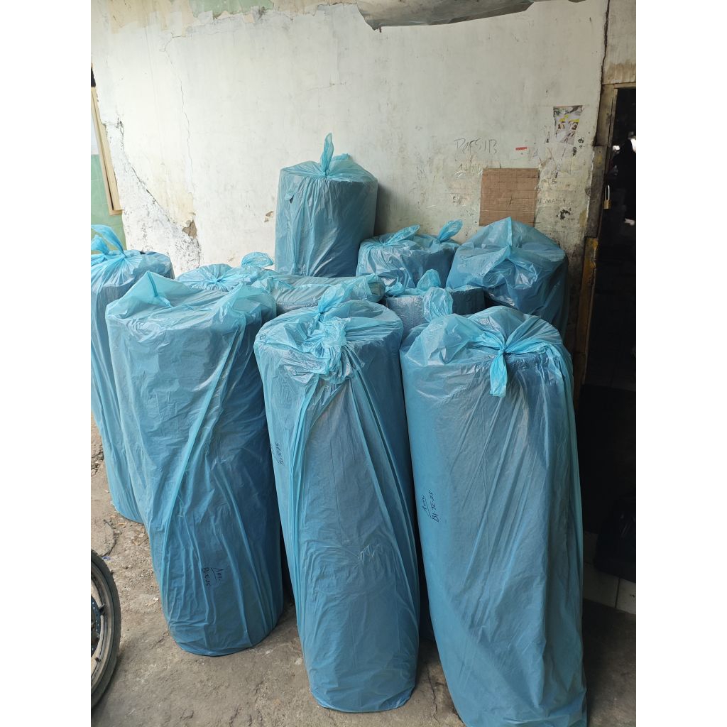 

Bubble Wrap Hitam 50meter