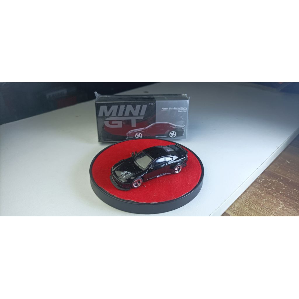 MINI-GT NISSAN SILVIA ROCKET BUNNY (UNSEAL)