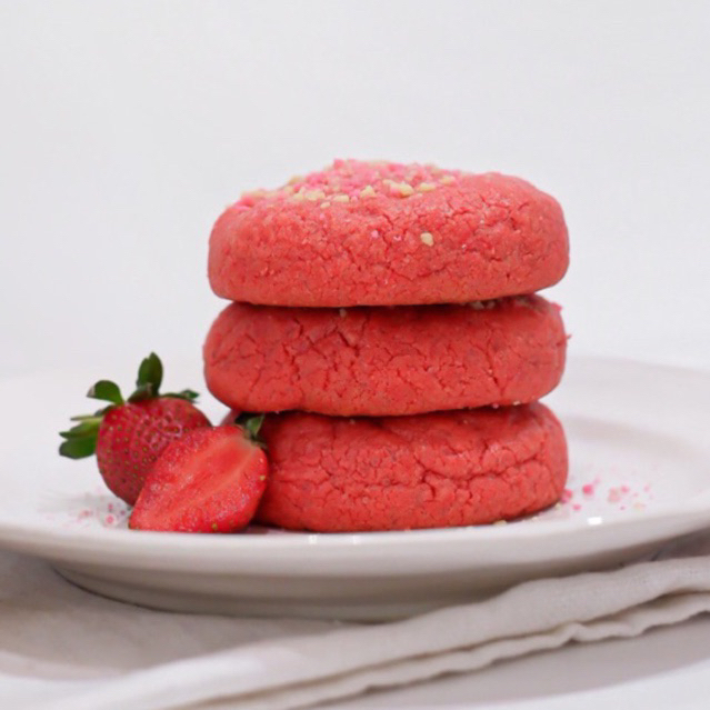 

Strawberry Cheesecake Cookie