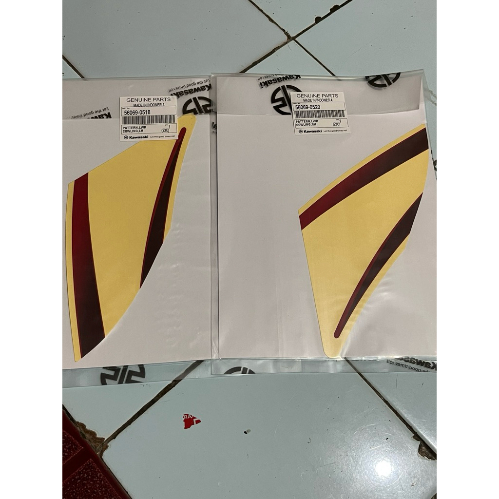 STIKER STICKER STRIPING FAIRING KECIL SAMPING KIRI KANAN MERAH NINJA RR OLD 2010-2011 ORI