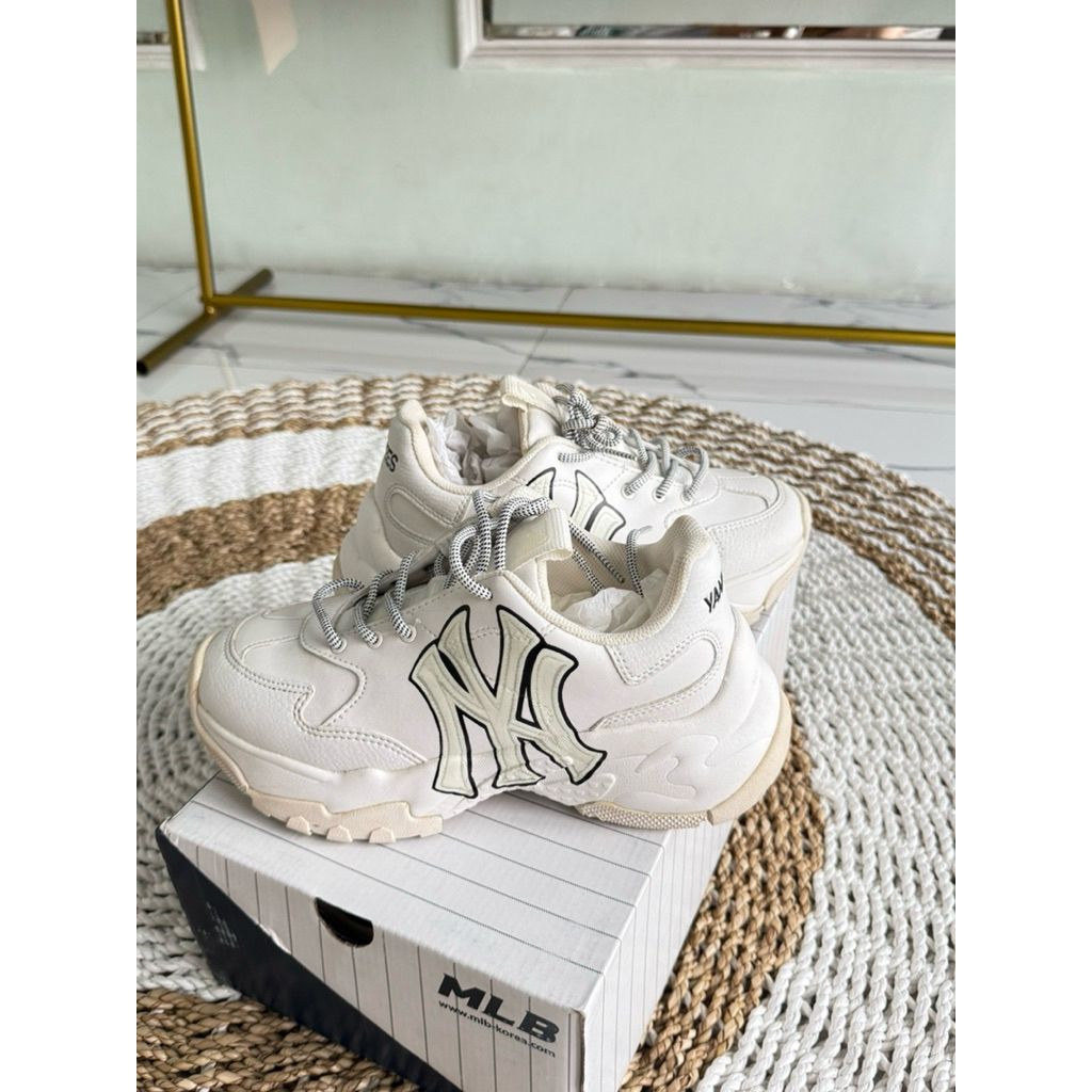 preloved sepatu mlb like new