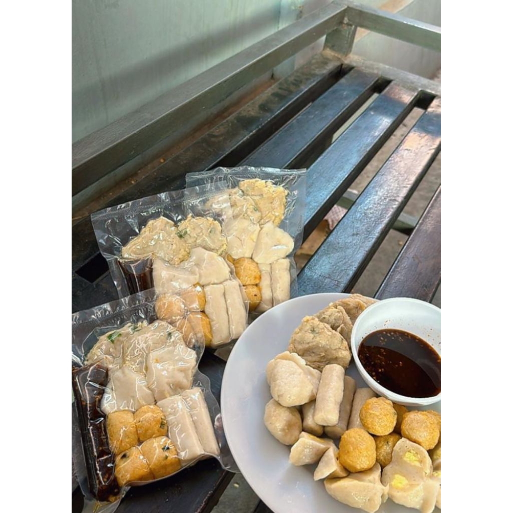 

Pempek Ikan Asli Palembang isi 30 campur+cuka