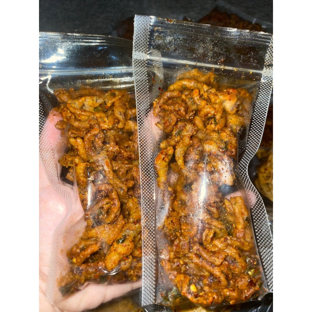 

usus crispy pedas daun jeruk