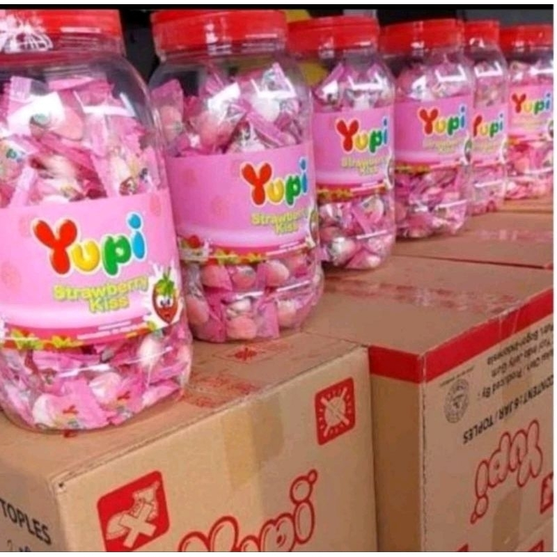 

Yupi Toples permen yupi strawberry kiss 1dus isi 6toples