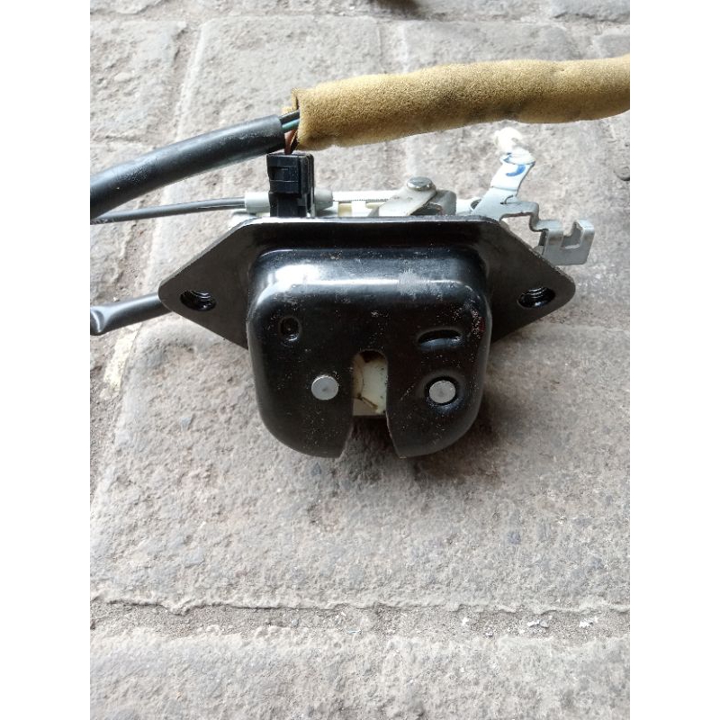 doorlock pintu bagasi grand livina L10 L11