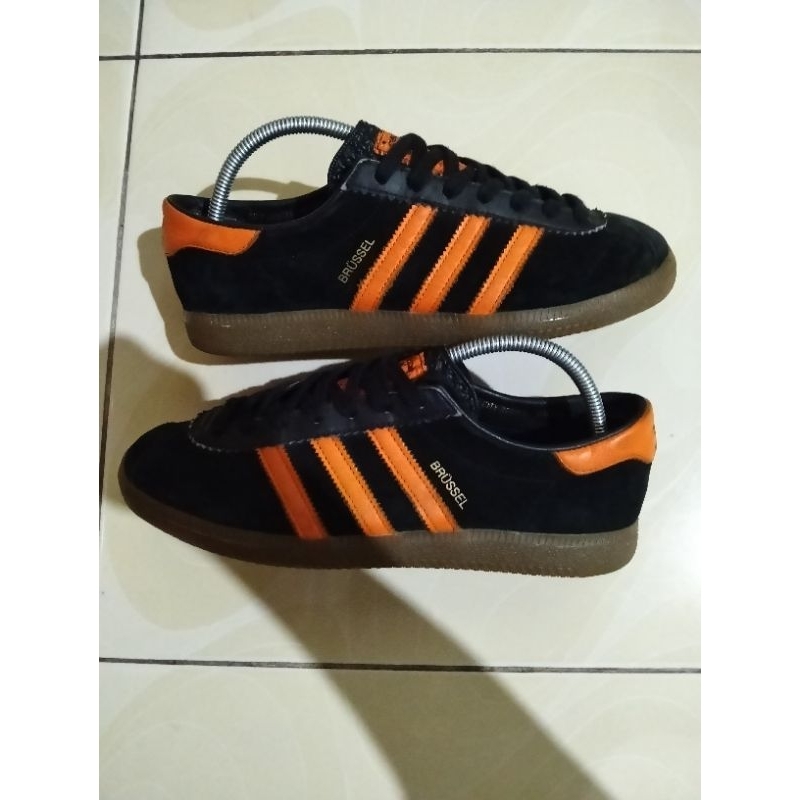 Sepatu Hitam Adidas Brussel City Series