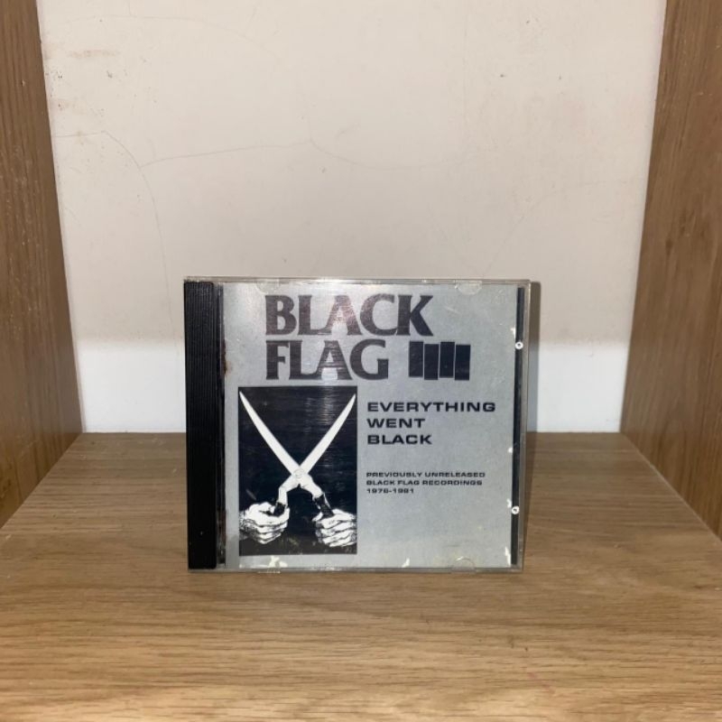Kaset Cd BLACK FLAG - EVERYTHING WENT BLACK