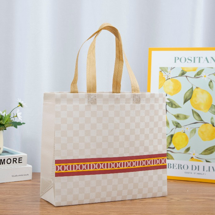 

Varian M-43 / Tas Jinjing / Tas Belanja / Tas Spunbond / Tas Souvenir / Tas Jinjing Wanita / Tas Lipat / Tas Kado / Kantong Belanja