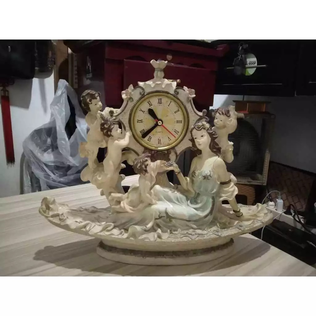 Antik Indonesia - Jam Meja Eropa Fiber Kuno Jadul Antik - Extsn tab saka/semar